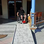 Restaurant Globi 3* Velipojë