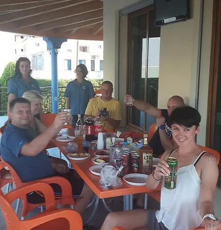 Hotell Restaurant Globi Velipojë
