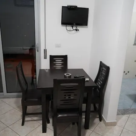 Restaurant Globi 3* Velipojë