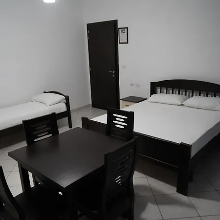 Restaurant Globi 3* Velipojë