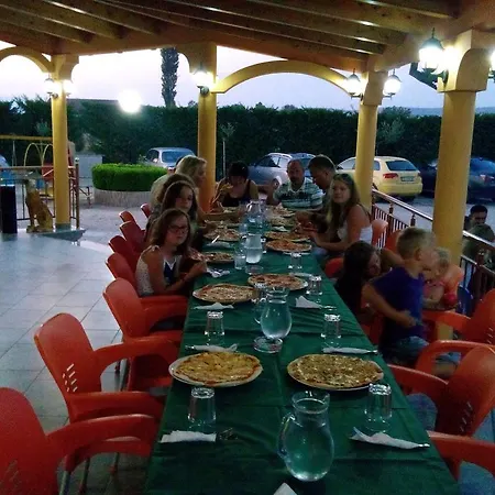Restaurant Globi 3* Velipojë